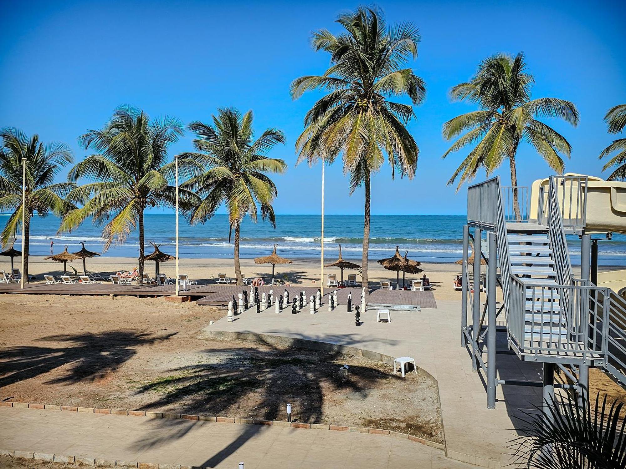 Kombo Beach Resort Serrekunda Exterior photo